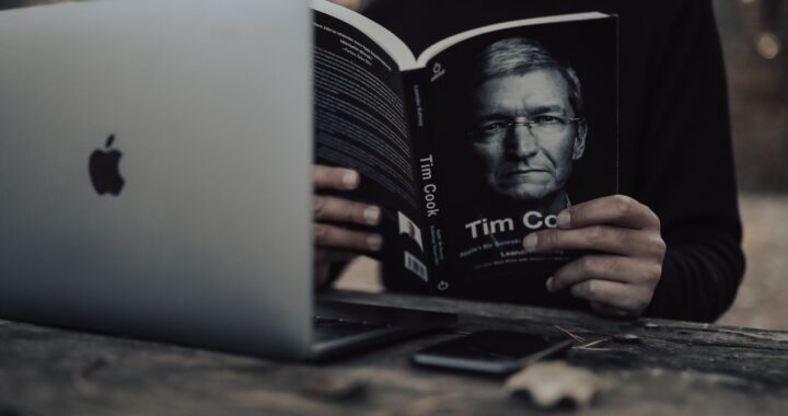 Tim Cook daily letters